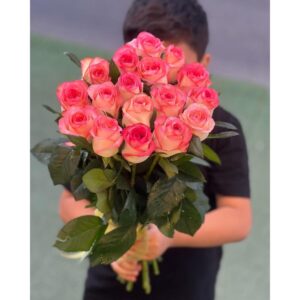 17 Ədəd Qızılgüldən Hazırlanan Gül Buketi