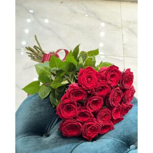 17 Ədəd Qızılgüldən Hazırlanan Gül Buketi