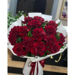 15 Ədəd Premium Qızılgüldən Hazırlanmış Gül Buketi