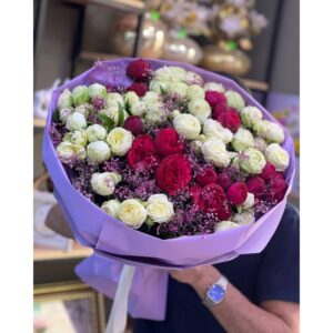 Qızılgüllərdən Hazırlanan Gül Buketi