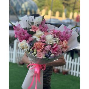 Qızılgül Çeşidlərindən Hazırlanmış Mix Gül Buketi