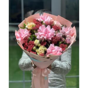 Müxtəlif Əlvan Güllərdən Hazırlanan Gül Buketi